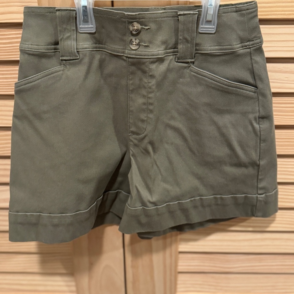 Spanx pull on Army Green Shorts, Size Small